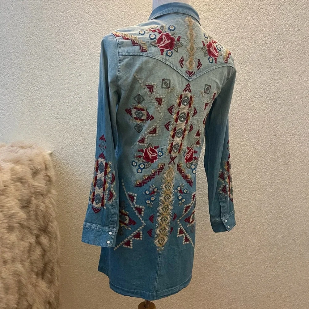 Johnny Was Denim Blue Embroidered Shirtdress with Pearl Snap Closure - Sz S - Picture 1 of 9